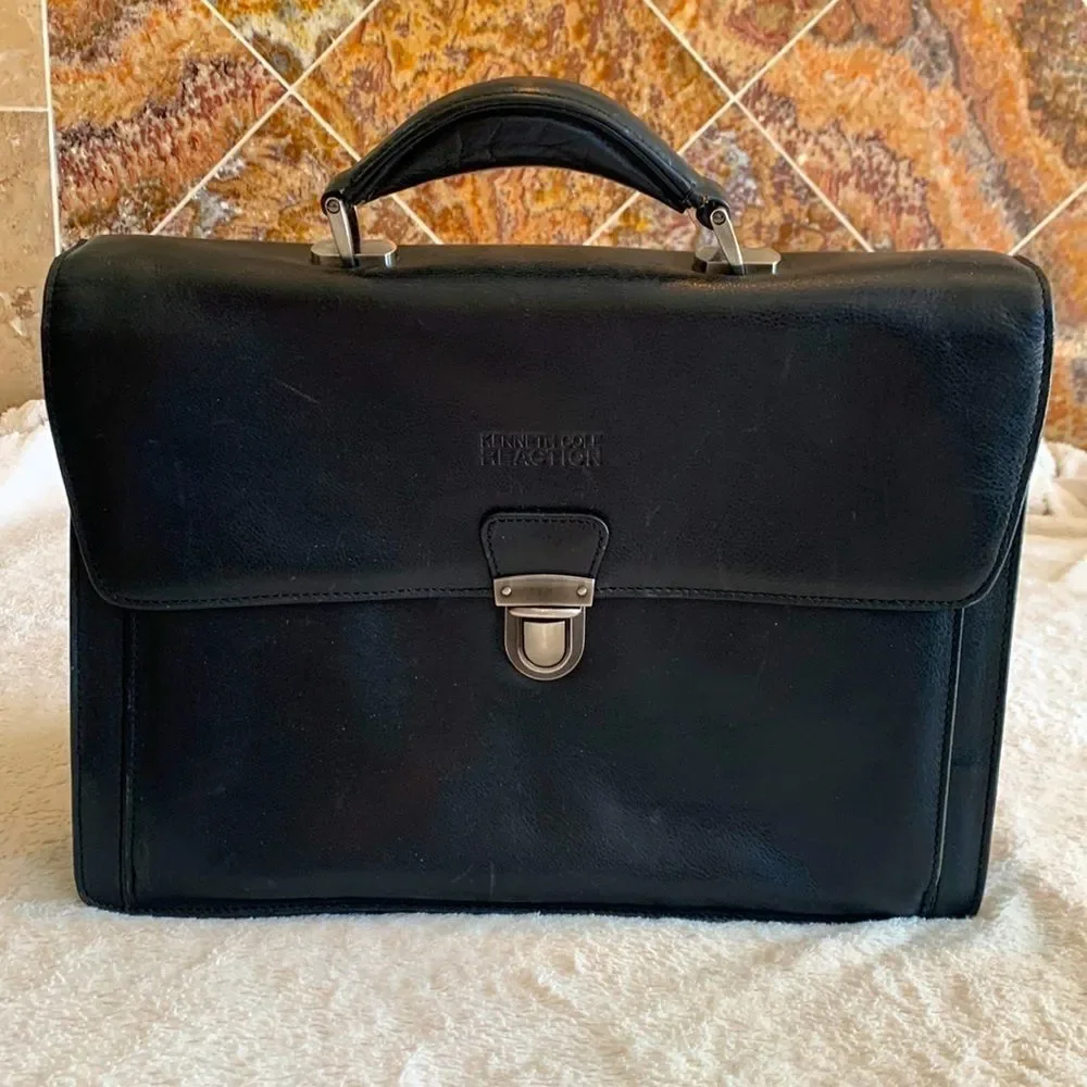 KENNETH COLE REACTION TRUE COLORS GENUINE LEATHER PORTFOLIO - BLACK